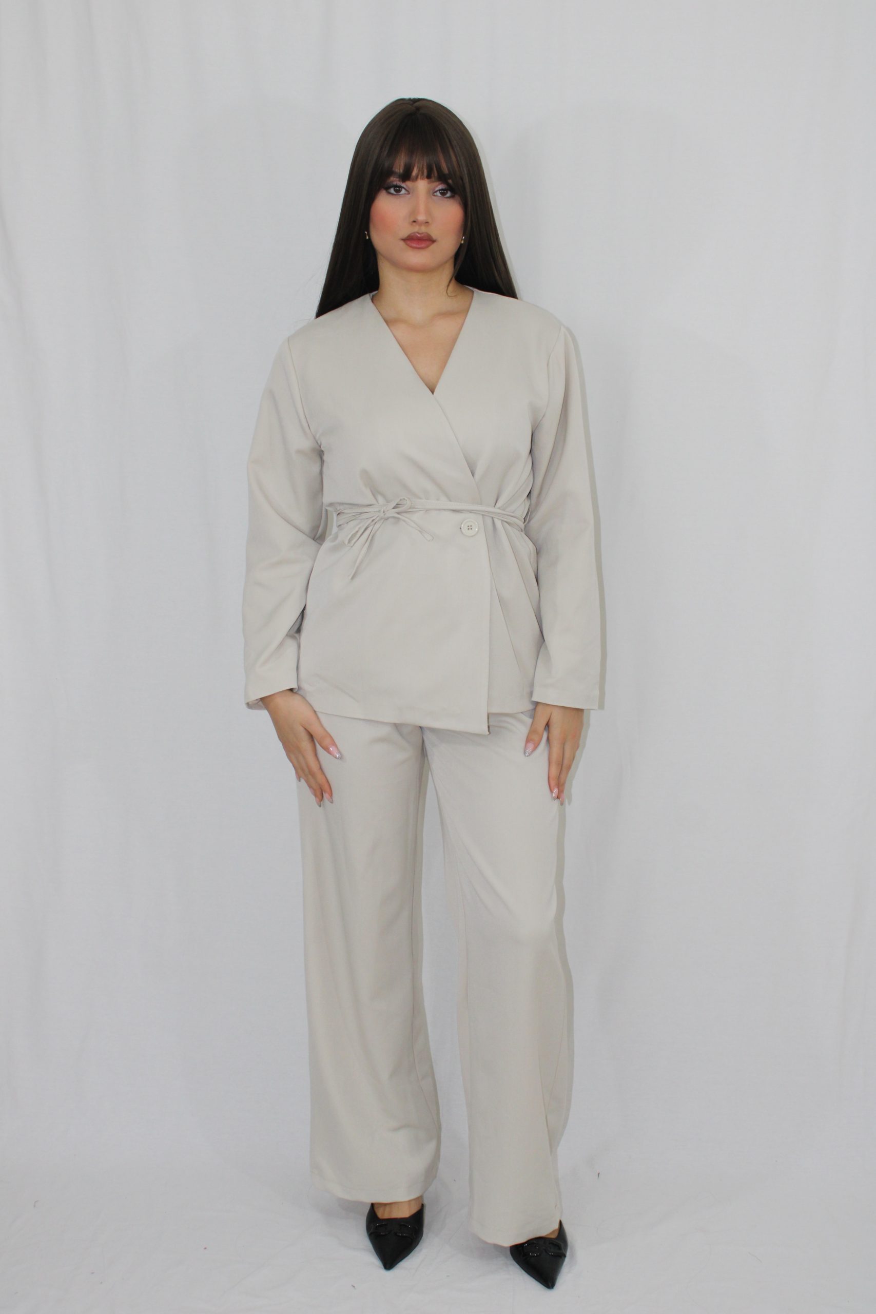 Ensemble Cache-Cœur Classy Cherine – L’Élégance au Quotidien - beige