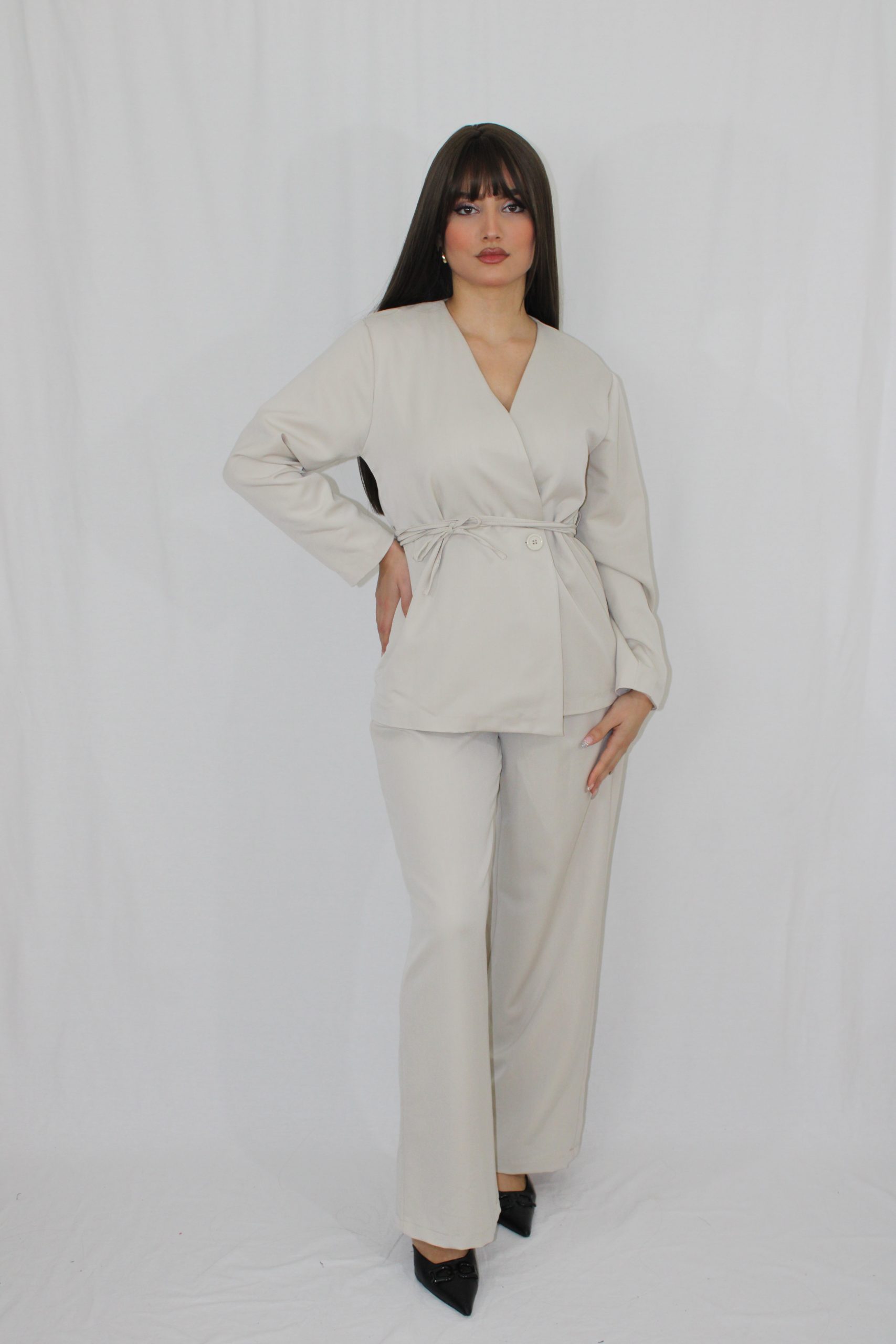 Ensemble Cache-Cœur Classy Cherine – L’Élégance au Quotidien - beige